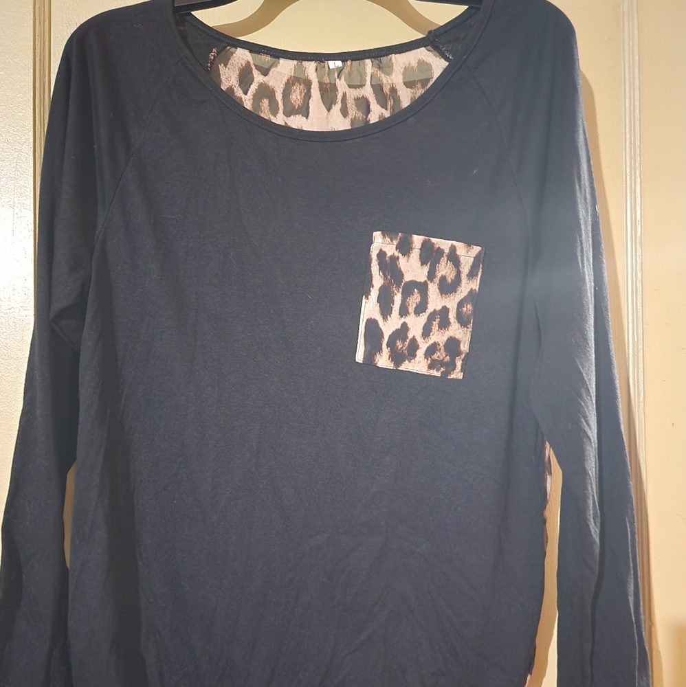 Women's top. Excellent condition. Sz L